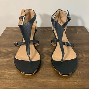 Catherine Malandrino size 8 1/2 T Strap Slip ons